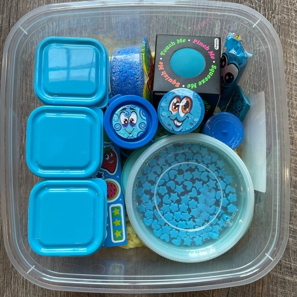 Sensory Bin for Kids: Play/Special Needs/Travel - Picture 12 of 16